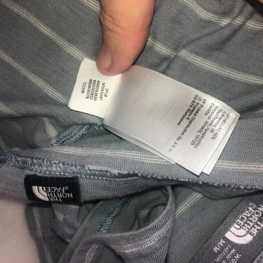 The North Face T-shirt Gray White Stripes Women's M/M‎ - Picture 13 of 14